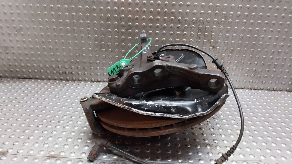 фото №4, Поворотный кулак ступица суппорт левый перед 20900 mercedes w203 w209 slk r171 2.2cdi