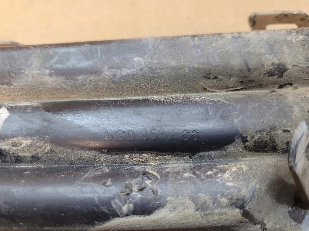 фото №14, Решітка радіатора решітка бампера org vw golf права 5g0853666