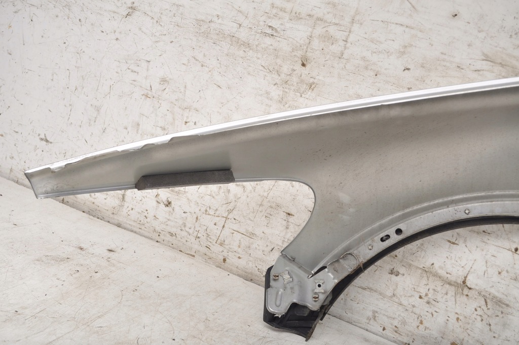 фото №13, Volvo c30 крыло правый перед przed lift молдинг