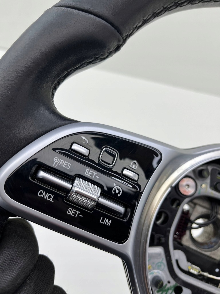 Mercedes glb w247 кермо  мультифункція пелюстки перемикання a0040054099 в Україні