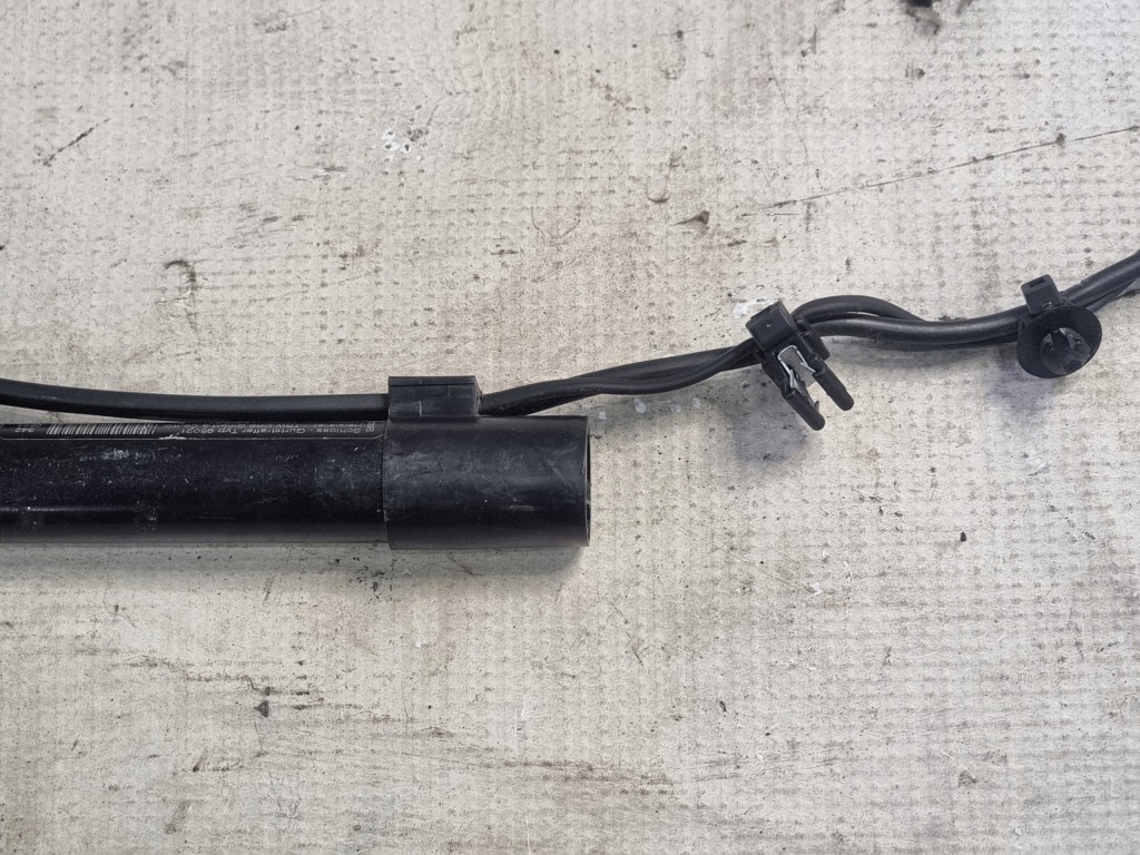 Натяжитель поперечина правый перед оригинальный номер 7126296 bmw serii 3 e91 06r Доставка