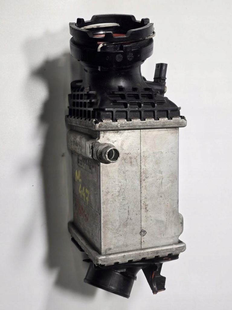 Bmw g11 g12 g30 радиатор интеркулер 8619390 Недорого