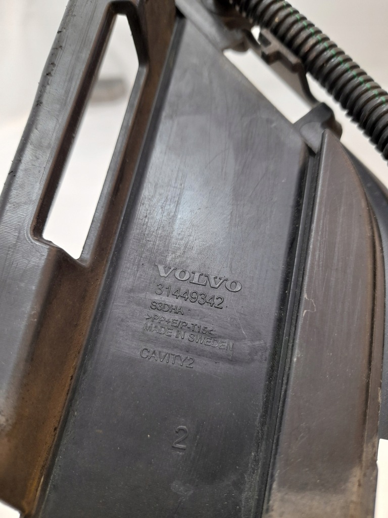 фото №12, Volvo xc40 17- решітка бампера передній 31449342 usa