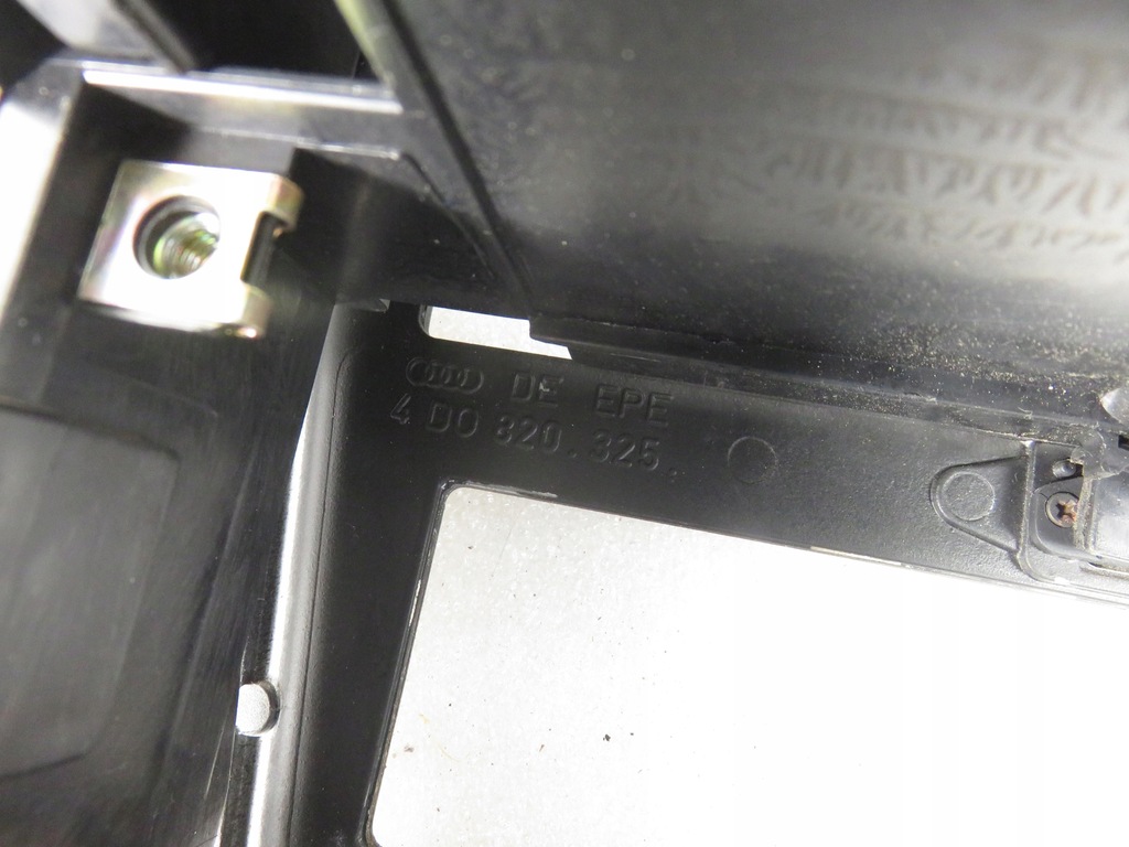 фото №5, Консоль середня audi a8 d2 4d0820325 4d0857007c