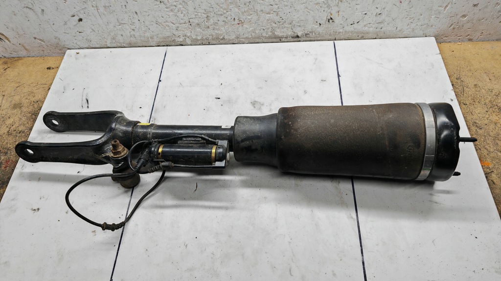 фото №5, Пневмоподушка подушка airmatic ads правий перед mercedes r-kl w251 2022 rok as-2833