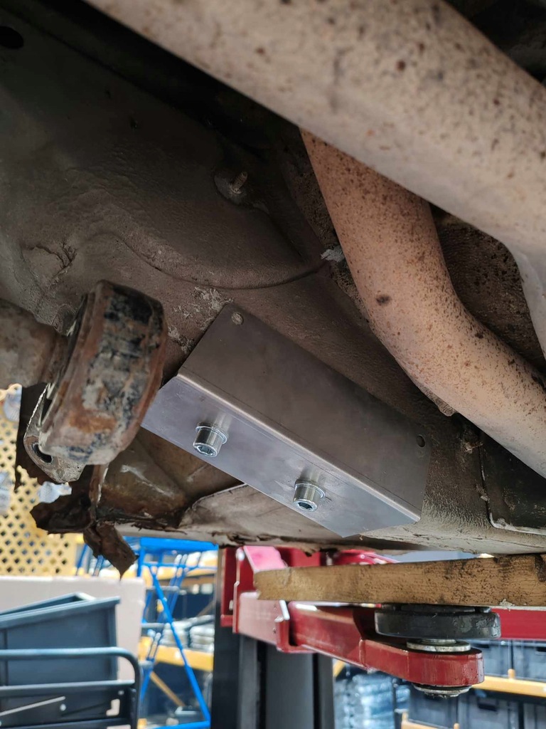 фото №10, Ремкомплект підсилювач лонжерон bmw e36 кронштейн tulei важеля swagier