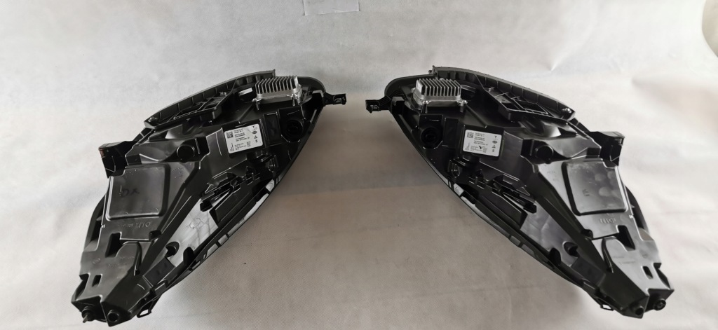 Tesla 3 рестайлінг  full led лівий праві фара фара Ціна