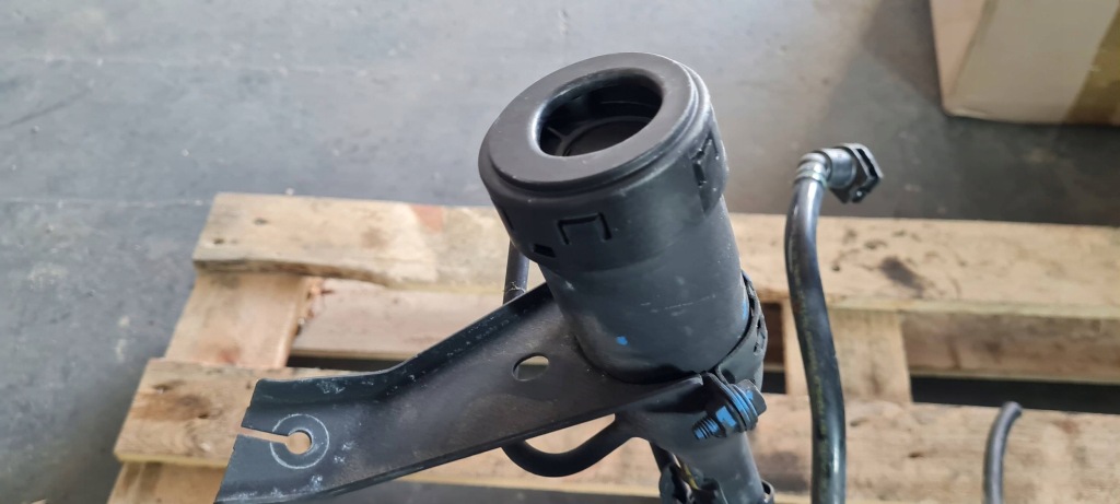 Jeep grand cherokee wl 2022 трубка горловины  топливной  заливная горловина 3.6 v6 p68377482ab Цена