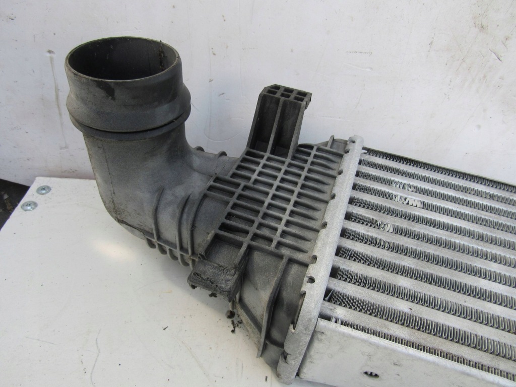 Mercedes c w204 204 w212 w218 радиатор воздуха интеркулер 2045000200 Киев