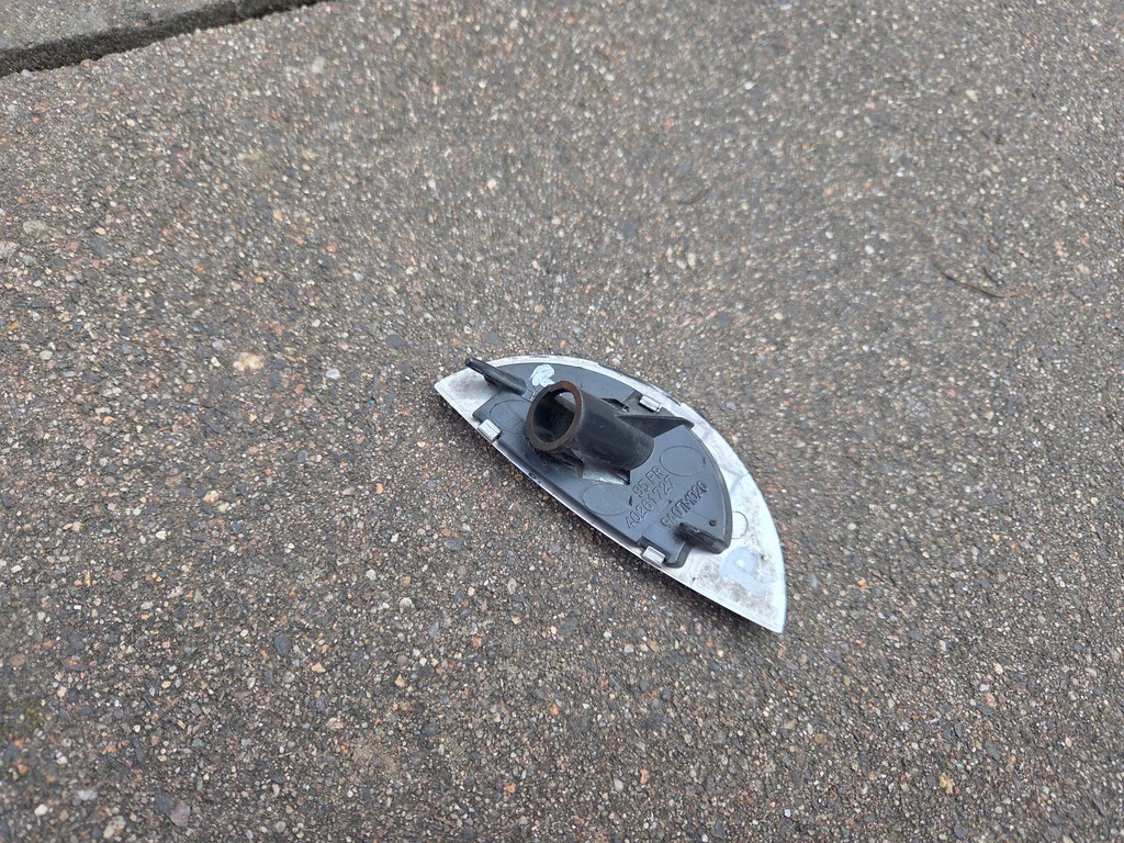 фото №4, Mini r50 r52 r53 заглушка розпилювача права 40261727 9407m020