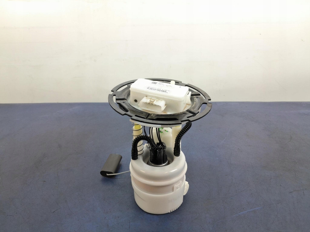 Купити Dacia jogger 1.0 sce насос паливна 172028107r