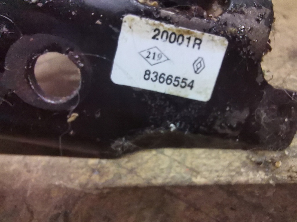 фото №4, Кліпса поперечина ременів лівий задня renault laguna iii