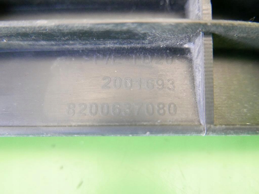 фото №4, Напрямна бампера середина задня renault twingo ii phi