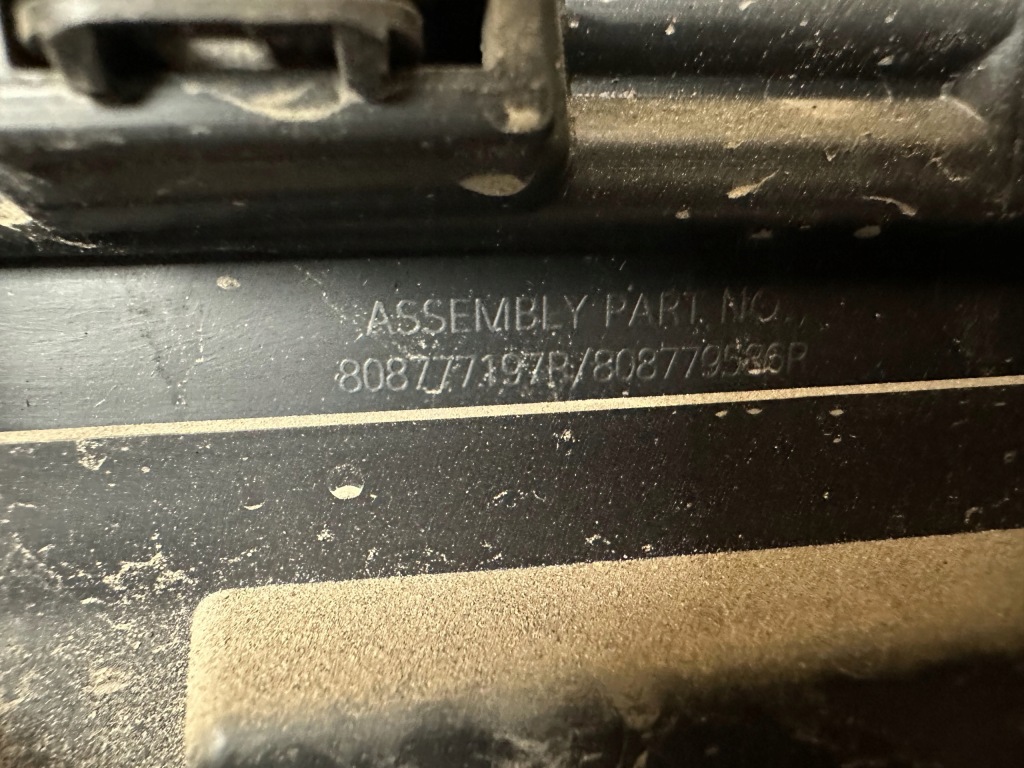 Молдинг дверь левый перед renault arkana 808777197r Киев