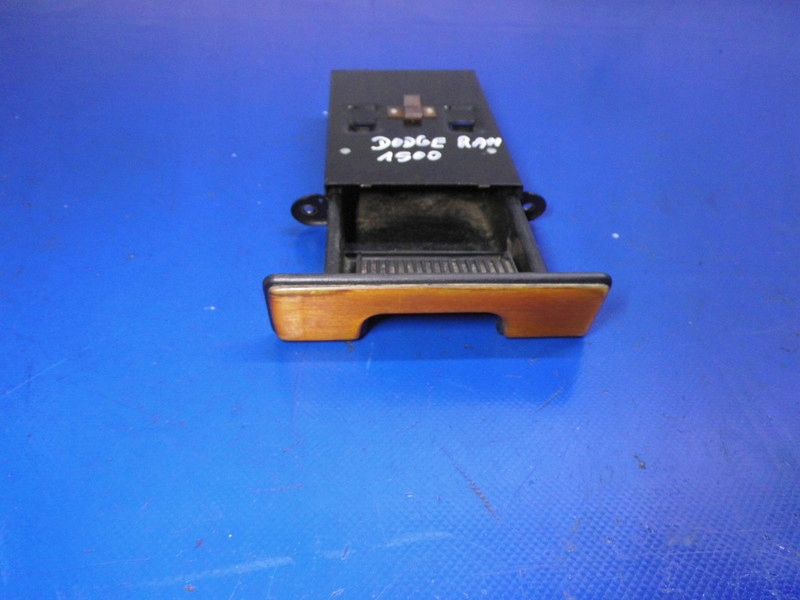 фото №1, Пепельница dodge ram 1500 94-03 r