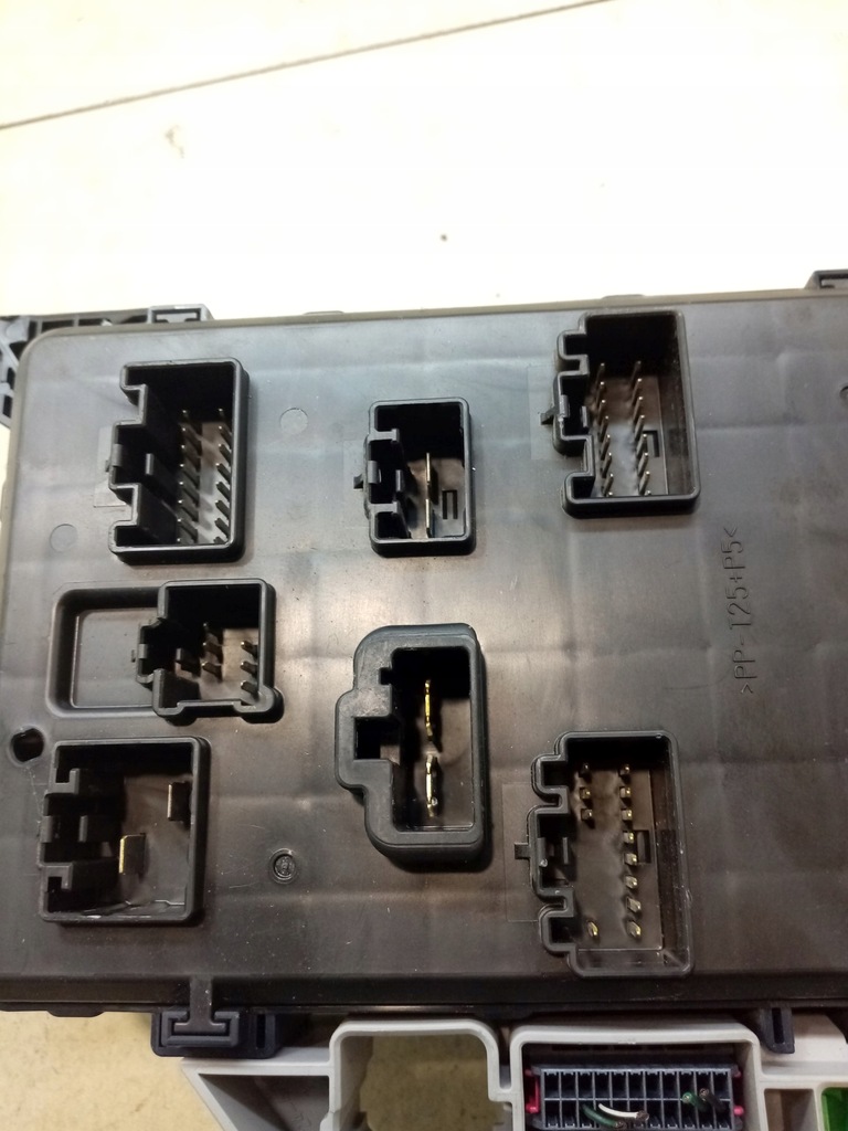 фото №7, Коробка запобіжників mondeo mk3 2.0 tdci