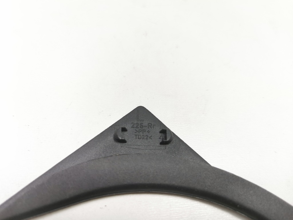 фото №8, Молдинг -рама скло двері лівий задня fiesta 01-08 / fusion 01-12 cbk 1213019