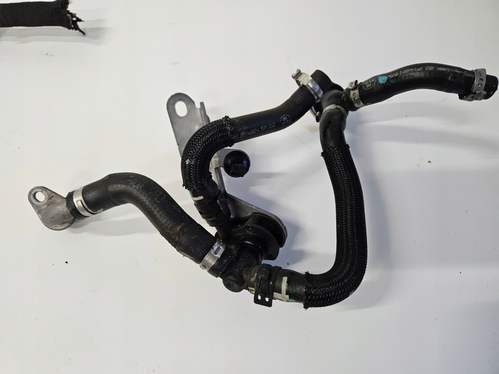 Купити Opel corsa f помпа води тройник peugeot 208 ii