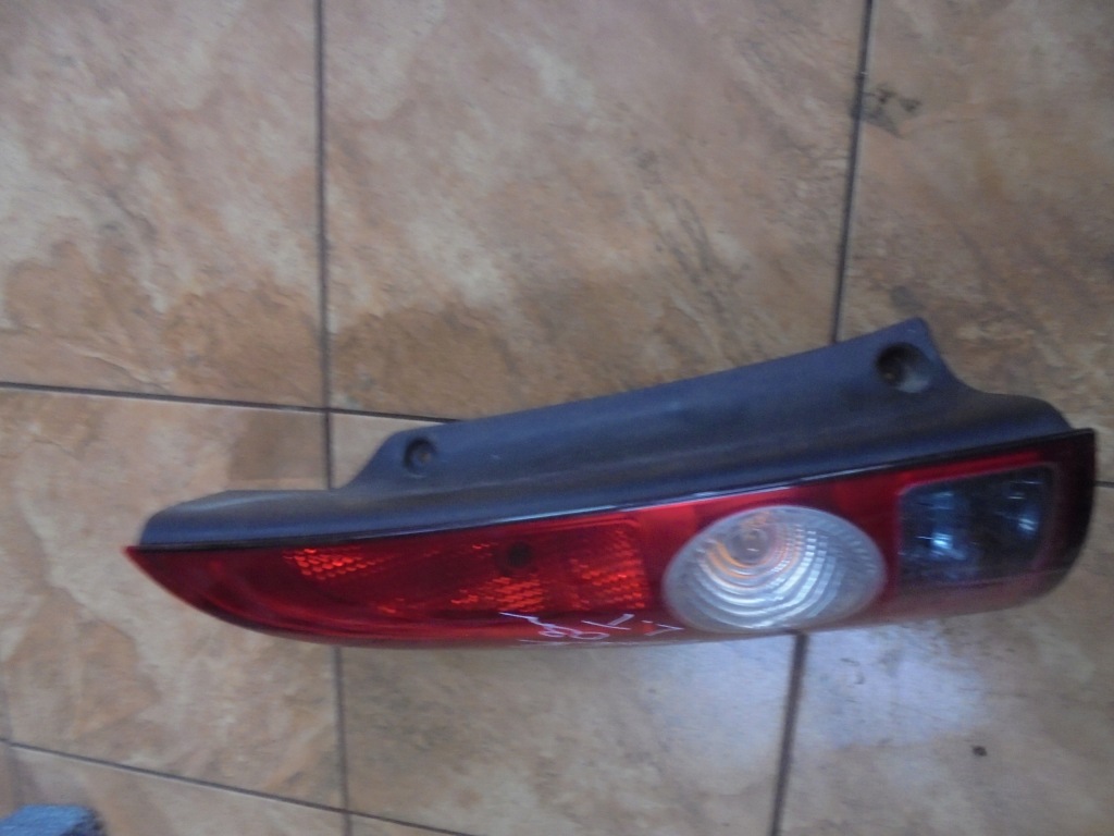 фото №3, Renault оригинальный номер 8200027153 lammpa задняя l