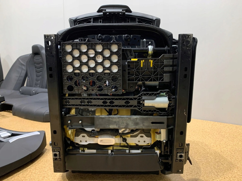 фото №12, Bmw 8 g16 сидіння заднє сидіння обшивки салон full опція nappa