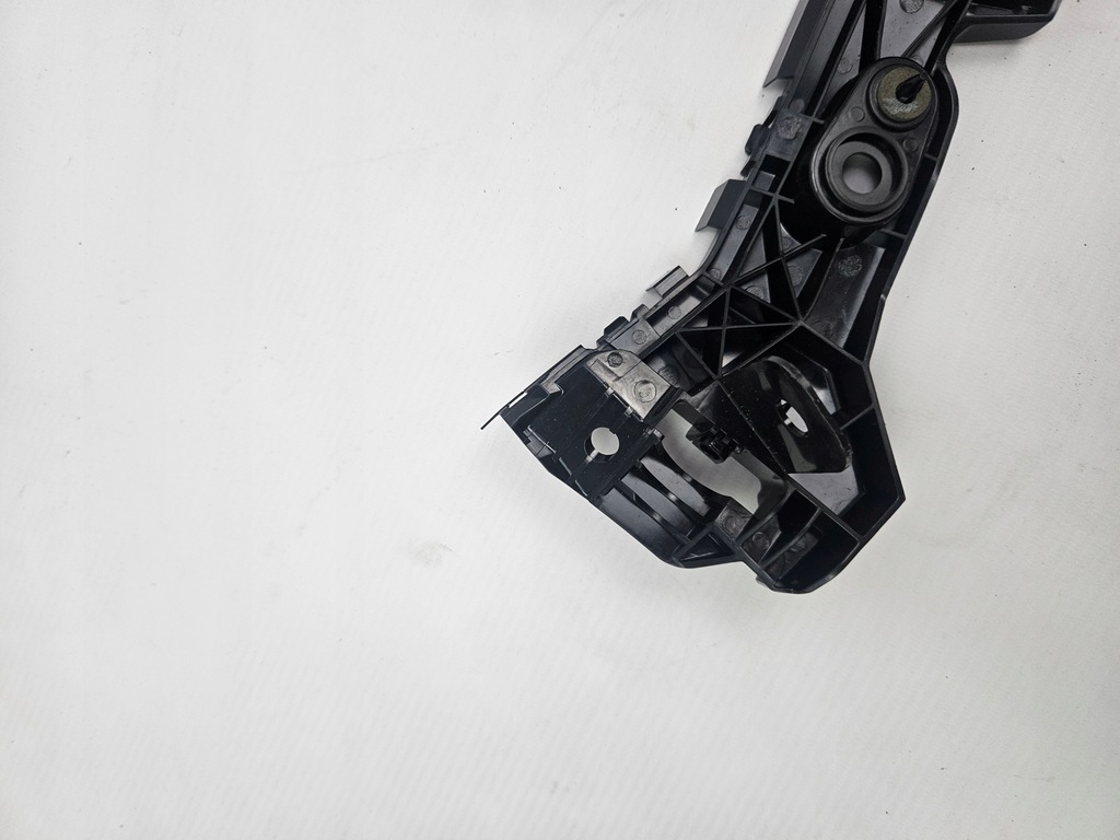 фото №9, Mazda 3 bm iii 2013 - 2019 напрямна кронштейн бампера задня правий bjt6502h1