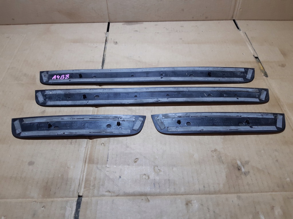 Audi a4 b8 s-line накладки пороговые комплект 8k0853373b 8k0853374b Цена