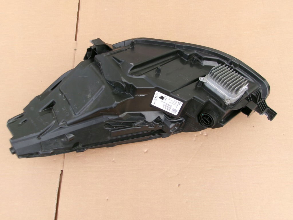 Фара фара праві full led tesla 3 рестайлінг  21-23 європа Доставка