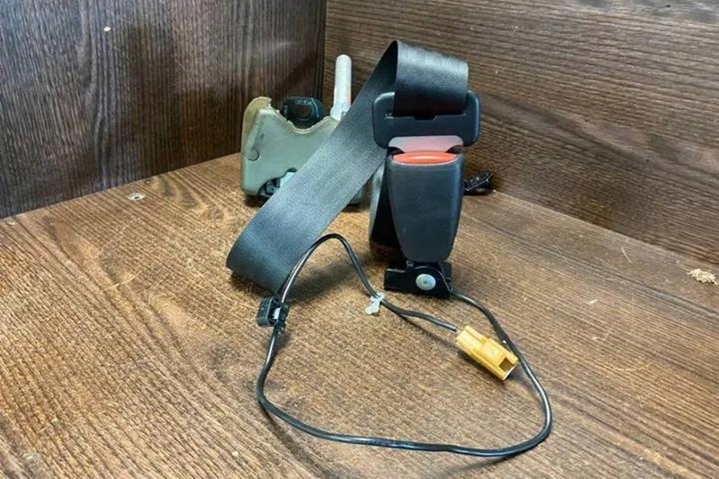 фото №10, Pas безпеки задній правий volvo s40 ii ms 30661797 2.0l дизель 100kw