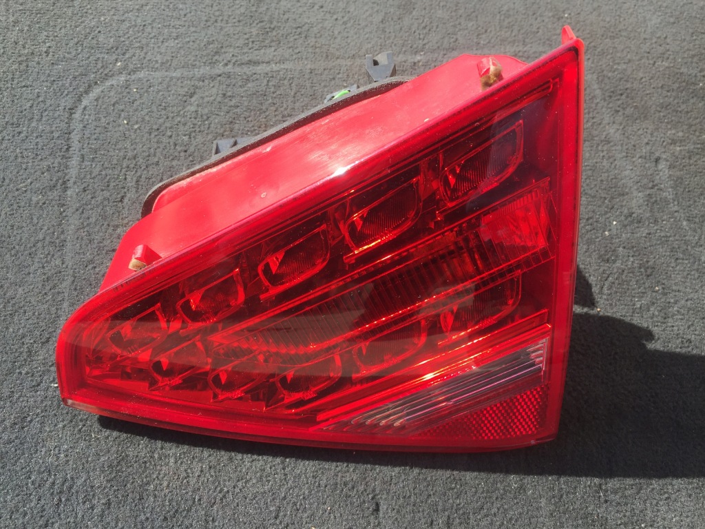 фото №1, Audi a5 s5 coupe лампа правий задня led 8t0945094a