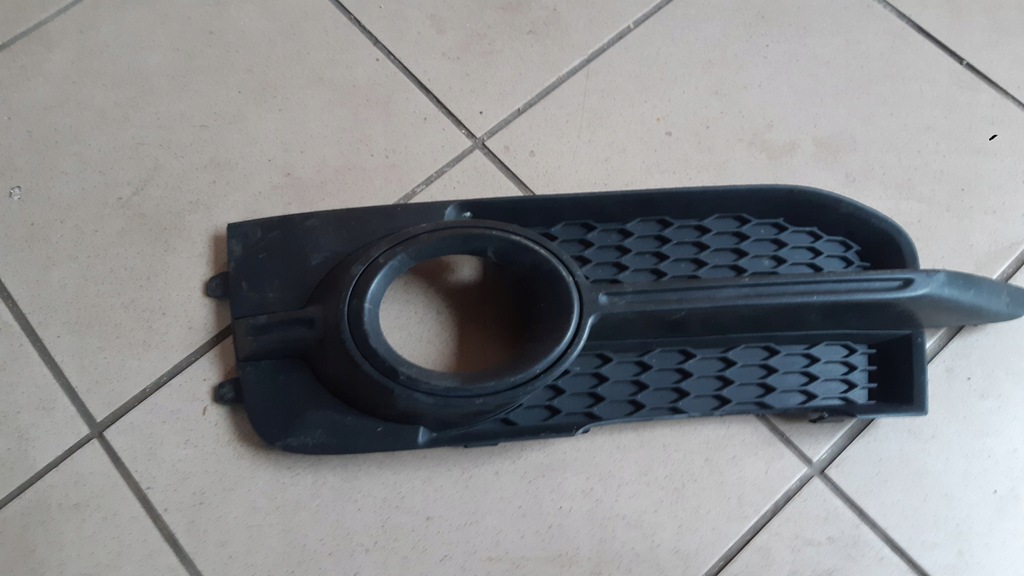 фото №9, Решітка бічна бампера передній audi a1 s-line