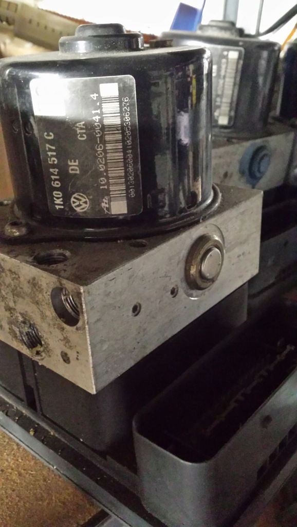 фото №1, Насос abs audi s3 golf r20 r32 1k0614517c