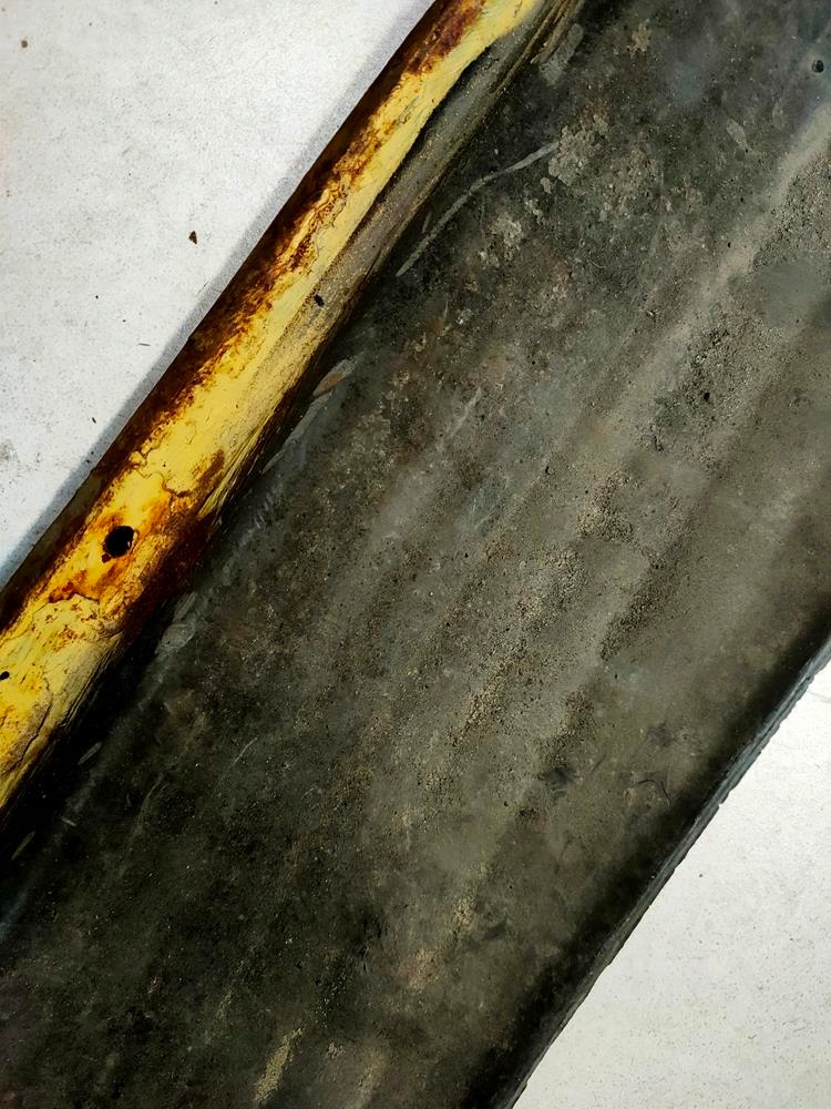 Левый element поперечина заднего pod бампер mercedes 107 с Разборки