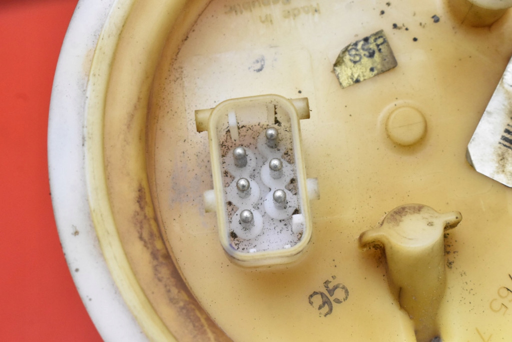 Помпа насос топлива 0580314028 bmw e63 4.4 v8 333 km 03-07 Недорого