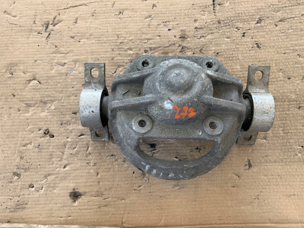 фото №1, Кронштейн амортизатора задняя audi q7 4l 7l0512345