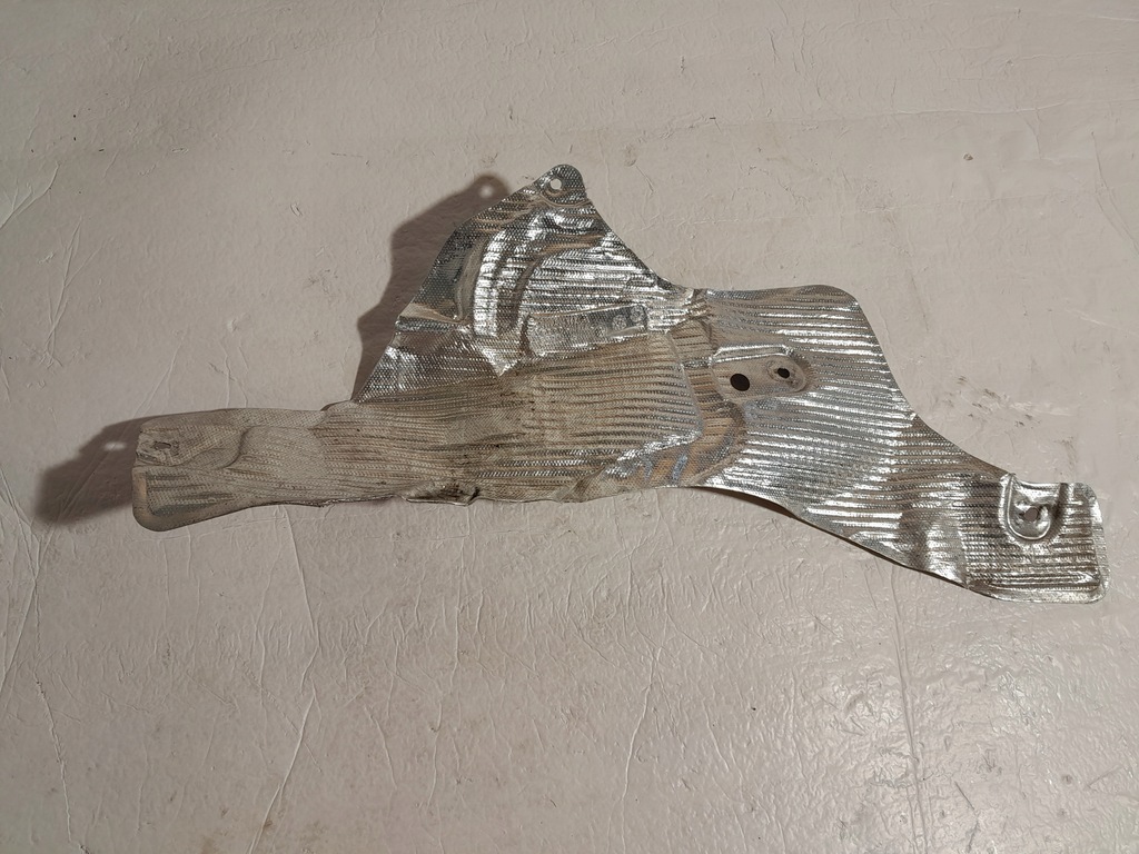 фото №1, Audi a4 b9 защита тепловая 8w0804162