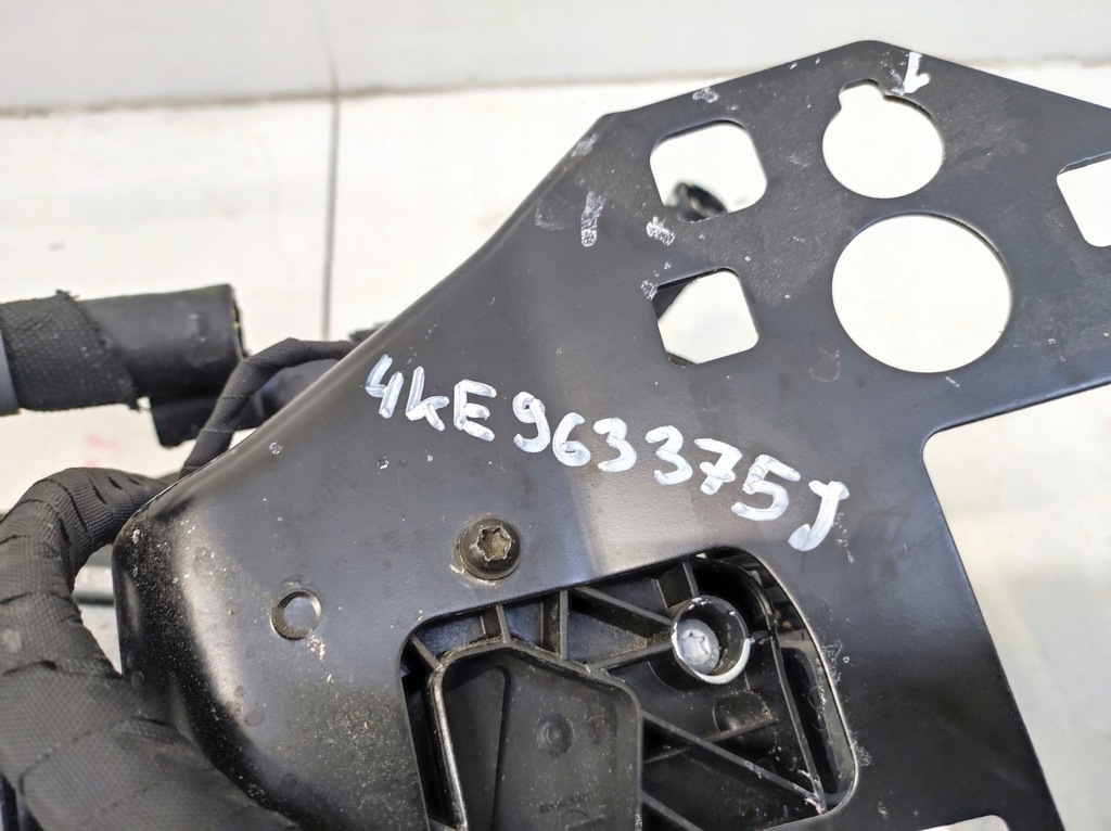 фото №9, Додаткова насос помпа керування wody каркас kpl audi q8 e-tron etron