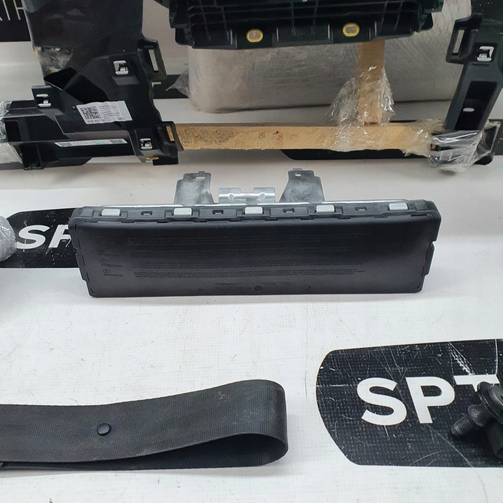 фото №7, Karoq панель приладів консоль подушки безпеки ремені подушка безпеки