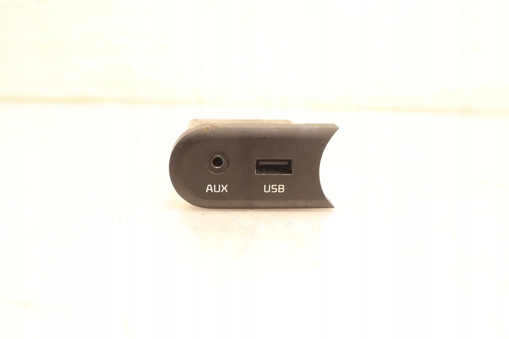 фото №4, Роз'єм usb kia ceed ii