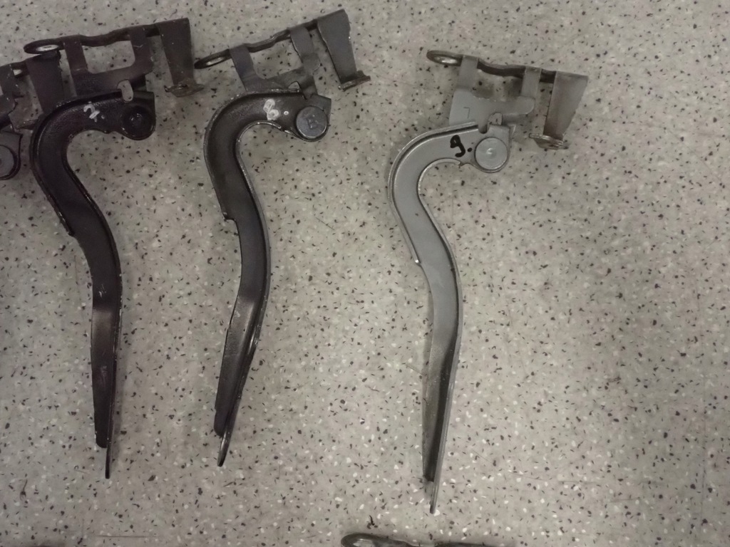 фото №6, Toyota yaris ii 06-09 петля капот левый