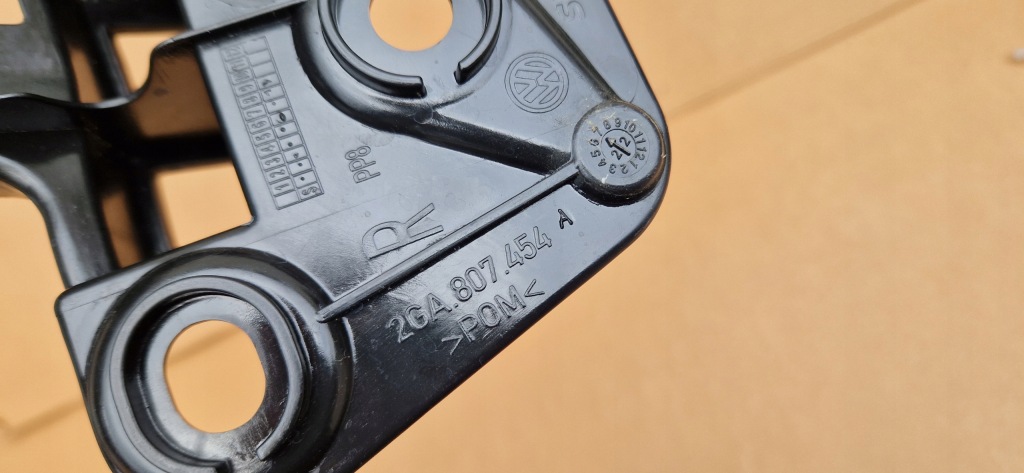 фото №2, Направляющая задняя правый vw t-roc 2ga807454a оригинал новый