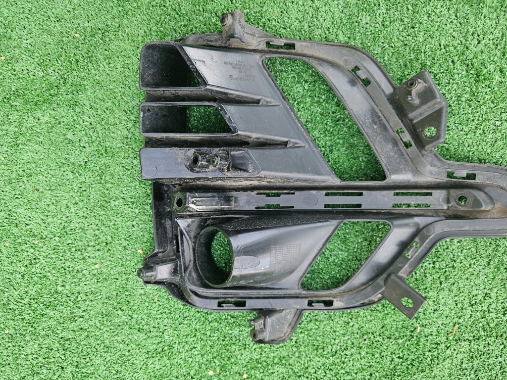 Решітка бампера права перед kia e-niro ev niro 16- Недорого