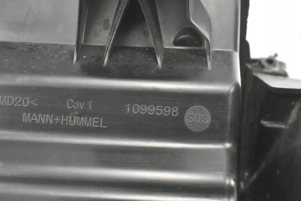 Оригінальний номер psa 9806561080 корпус фільтра повітря citroen c4 1,6 hdi 04-10 Доставка