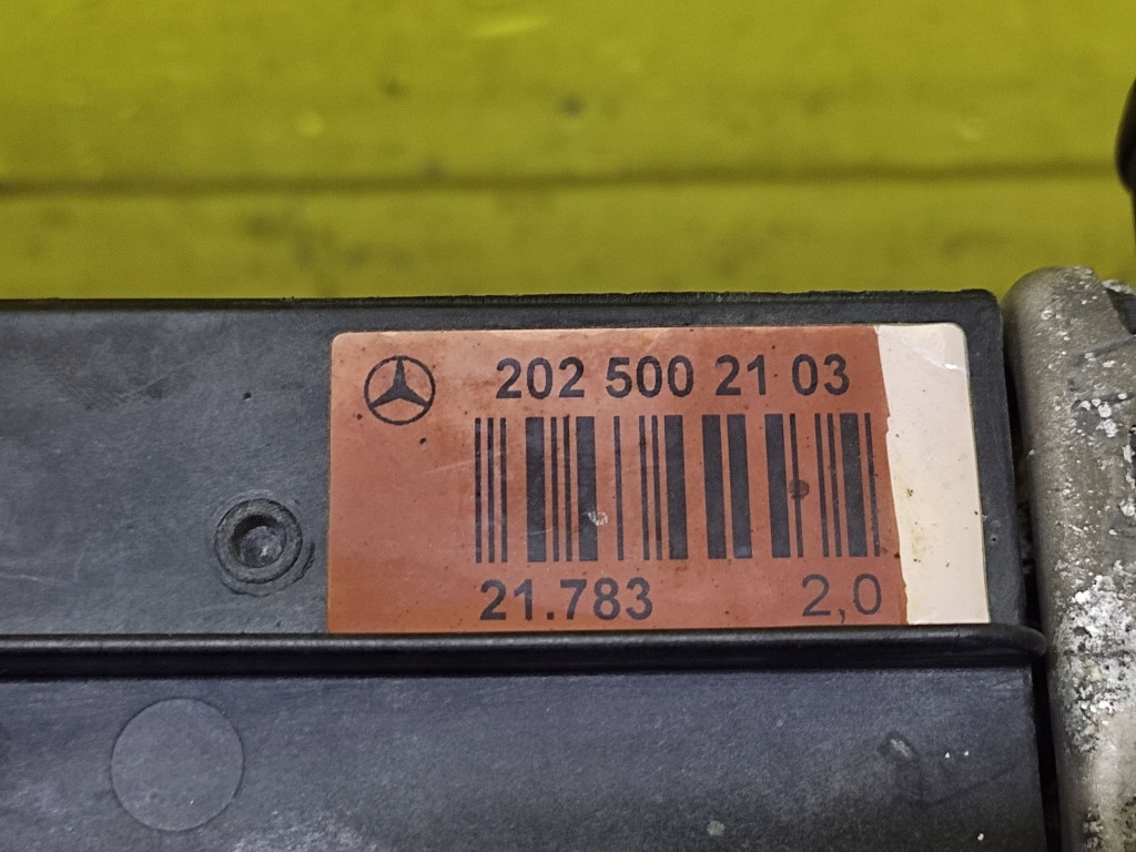 Mercedes w202 1.8 радиатор воды 2025002103 Цена