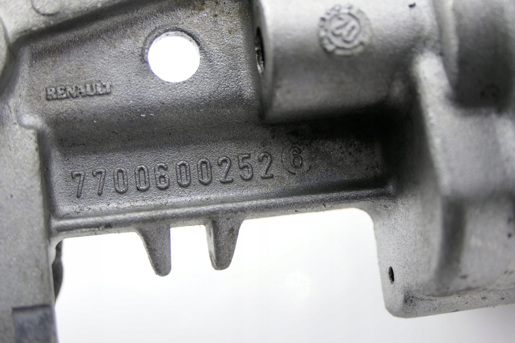 фото №11, Насос масла primastar trafic 1.9 dci 7700600252