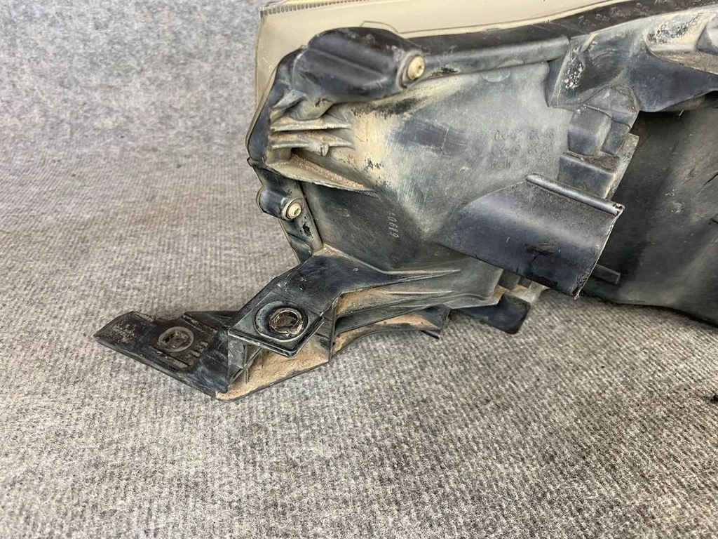 фото №10, Фара лампа передняя правая - toyota hilux viii обычная 15-