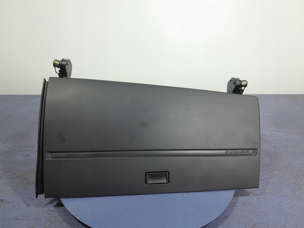 фото №1, Dodge journey i бардачок пассажира