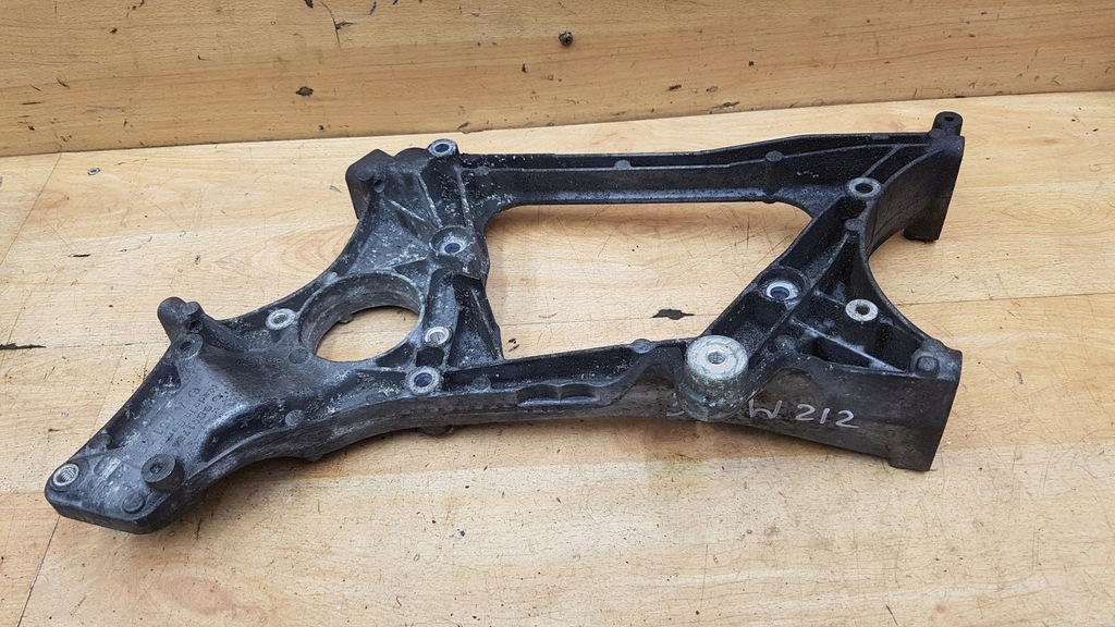 фото №1, Кронштейн кронштейн двигателя mercedes w212 2.2 cdi