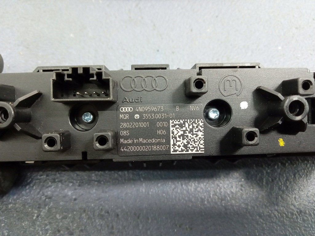 фото №3, Audi a6 c8 4k переключатели радио камера 4n0959673