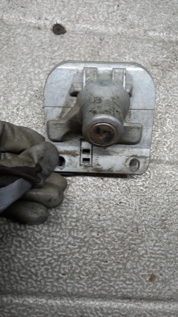 фото №1, Замок кришки volvo s60