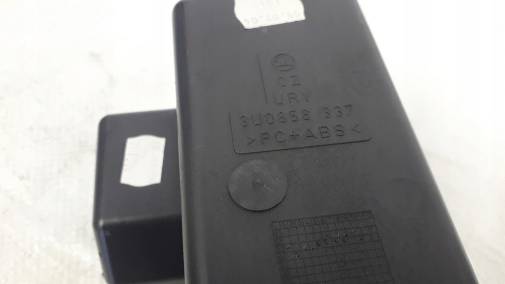 фото №8, Skoda superb бардачок карман 3u0858337